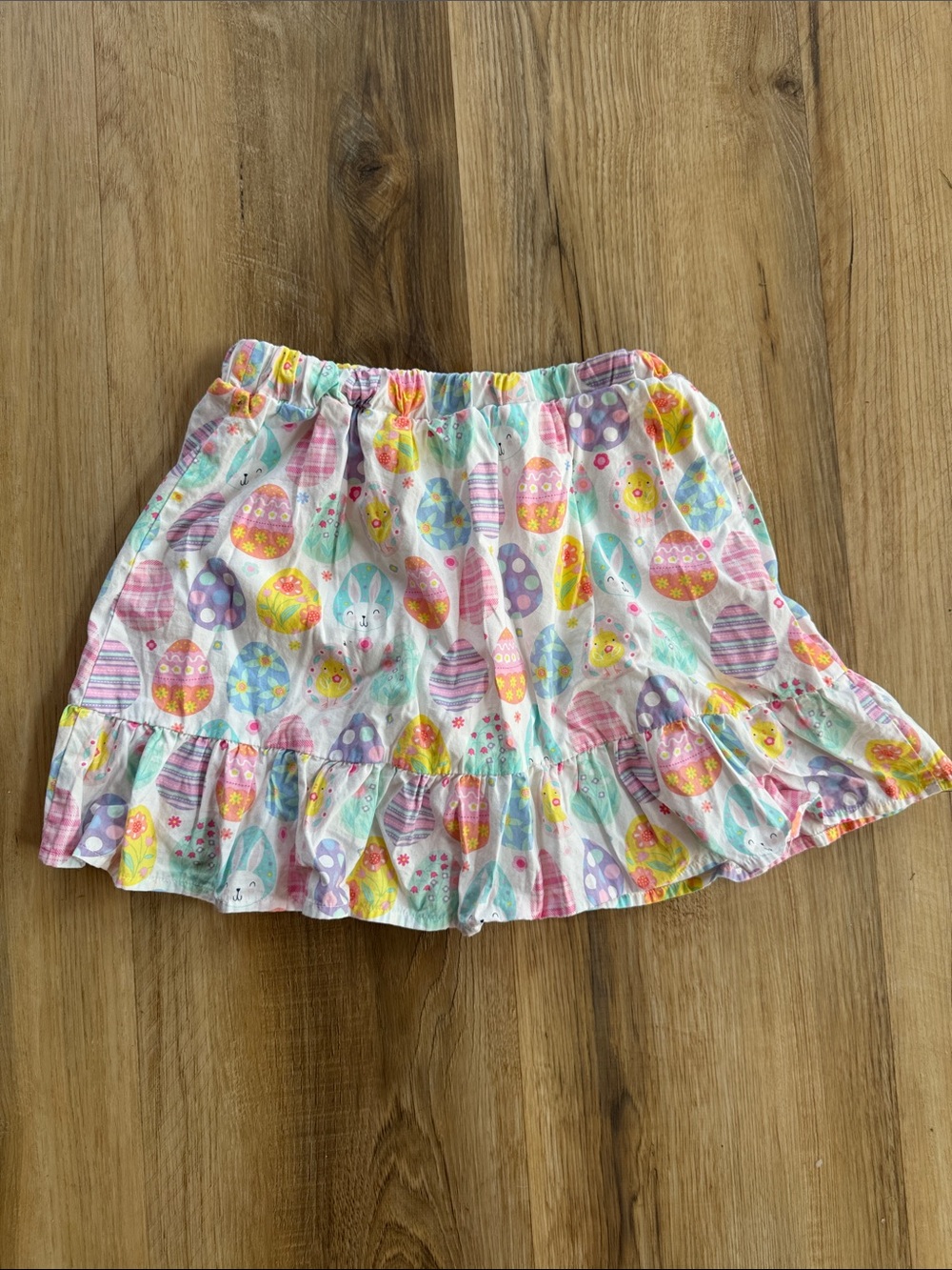 Gymboree White Skirt with Pastel Pink, Purple, Yellow and Blue Egg Print